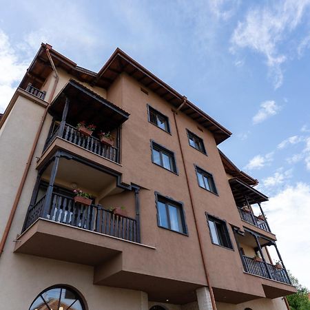 Family Hotel Demetra Berkovitsa Buitenkant foto