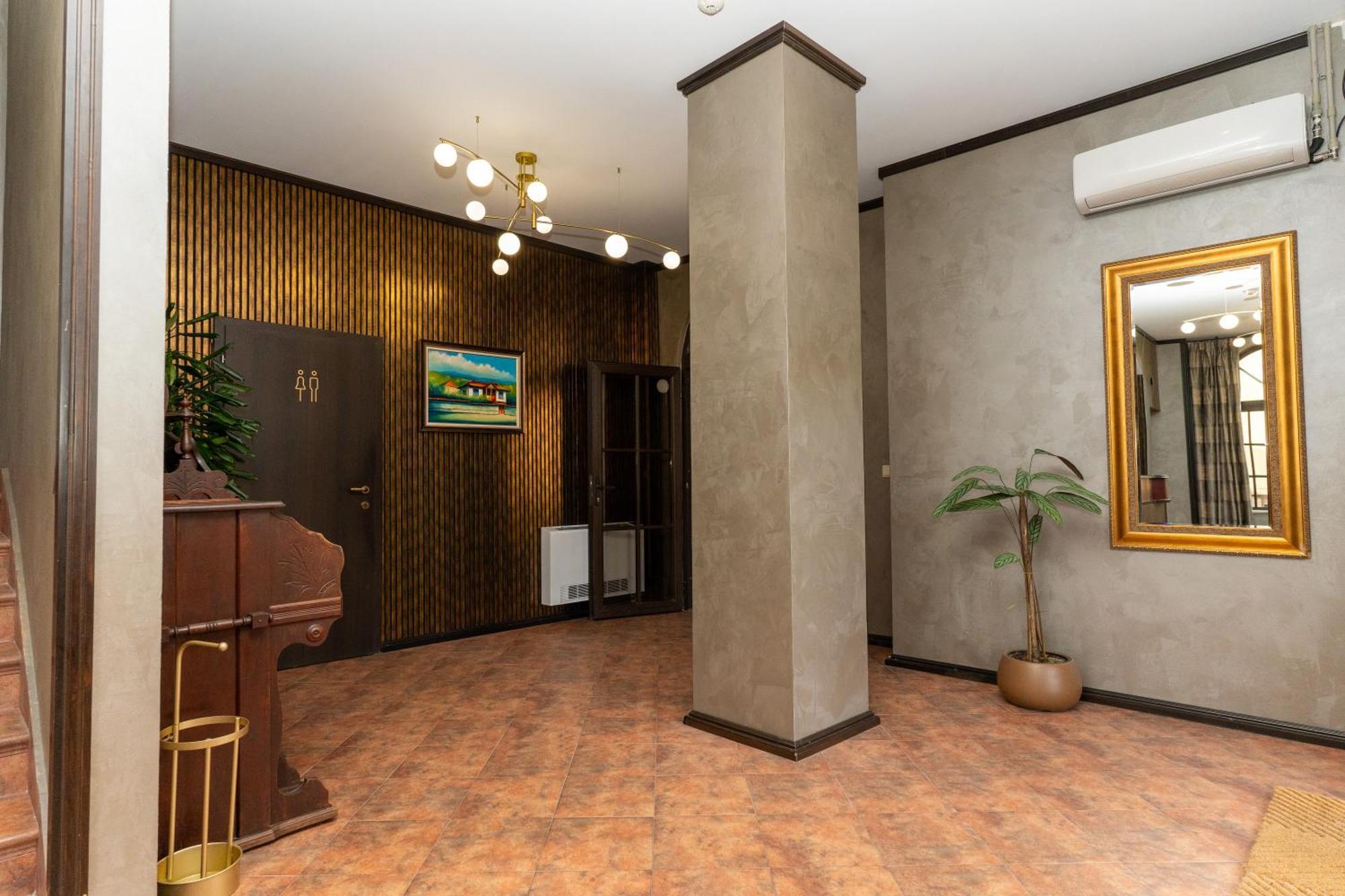 Family Hotel Demetra Berkovitsa Buitenkant foto